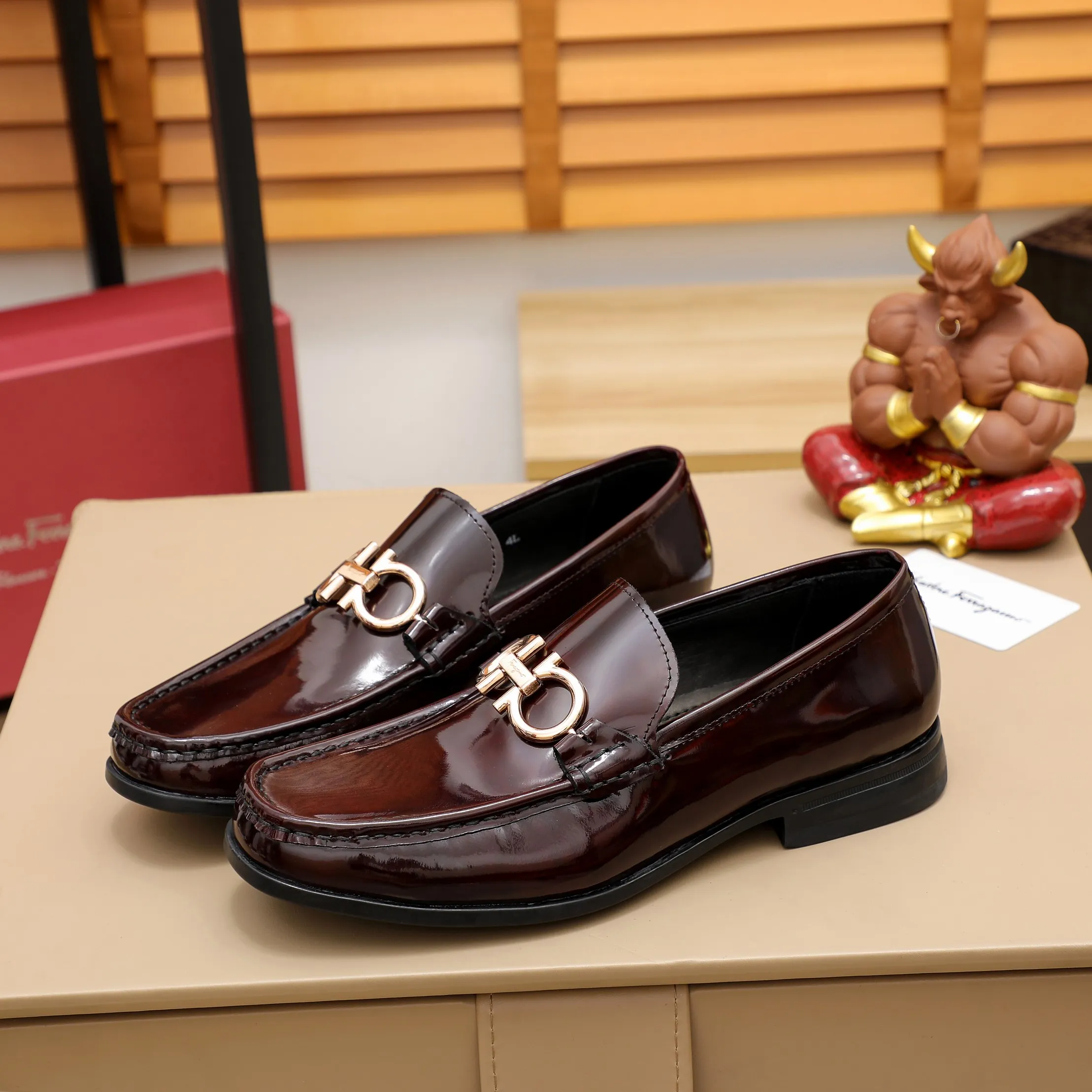 Men's shoes 💰540 🕷🕷🐂【Ferragamo】Ferragamo Popular fashionable casual shoes🇨🇳Official website counter 1:1 production, original mold opening💯Good quality visible, imported high-end first-layer open-edge beaded cowhide, water-dyed🐂leather lining🌿very clear texture, high-quality waterproof, non-slip and wear-resistant outsole🎋high quality and low price, truly handmade🍓black, burgundy, 2 colors optional! Code number 38-45……